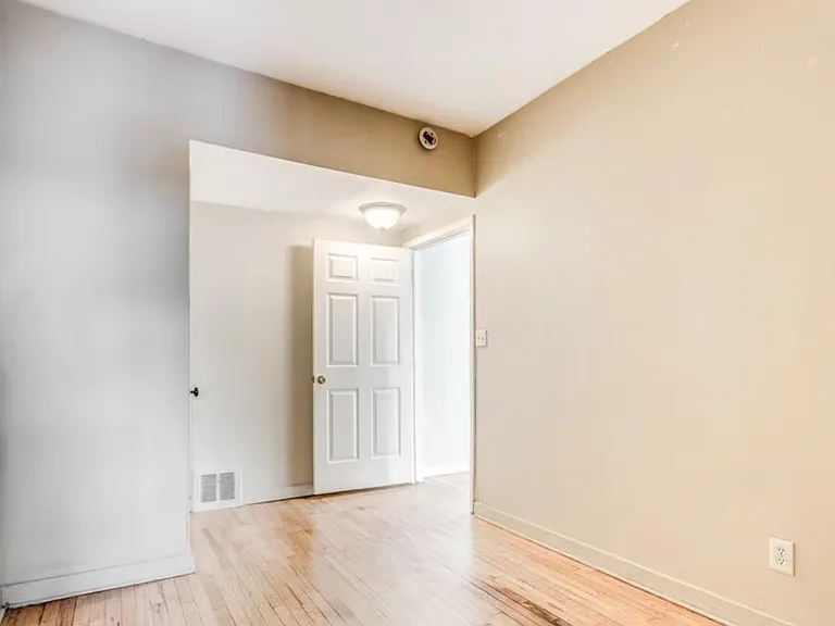 2430 Military St #2 — Photo 16