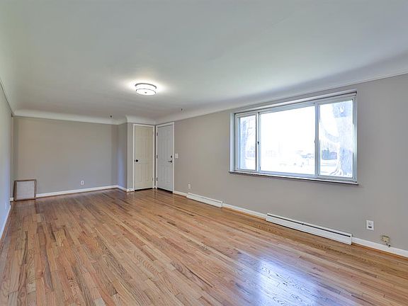 4th image of 5724 Melody Ln
