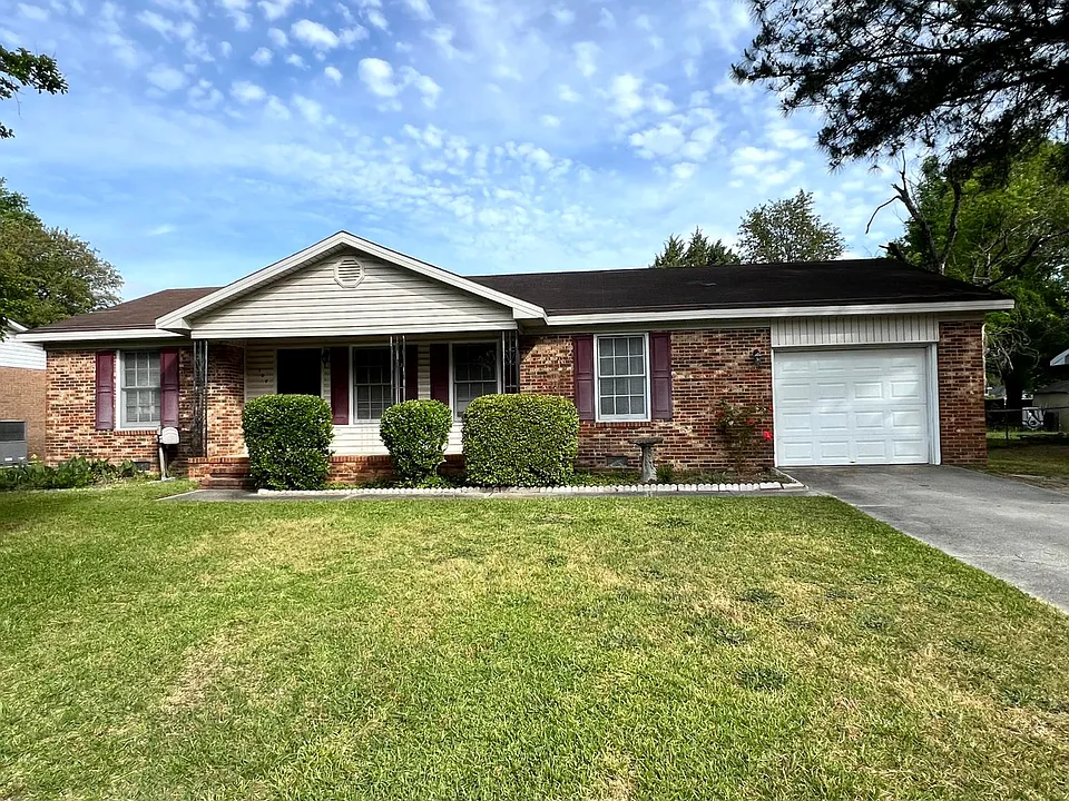 109 Deerfield Dr