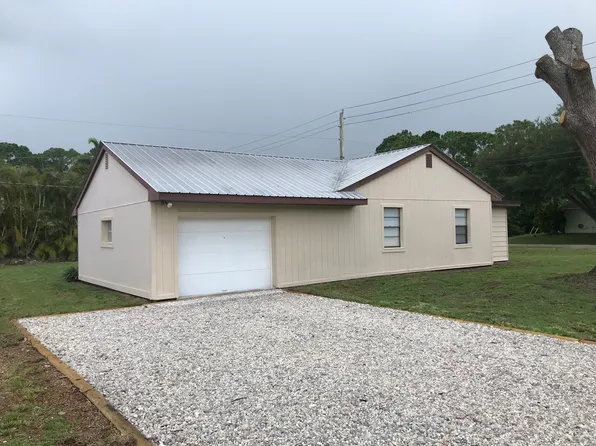 2115 14th St SW, Vero Beach, FL 32962