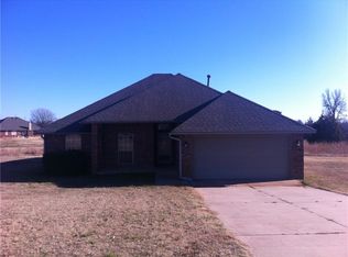 1822 Hunt Club Cir, Blanchard, OK 73010