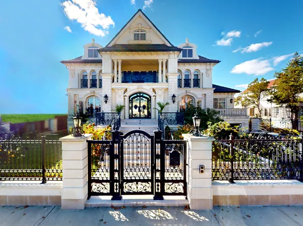 176 Irwin Street MANSION image 1 of 11