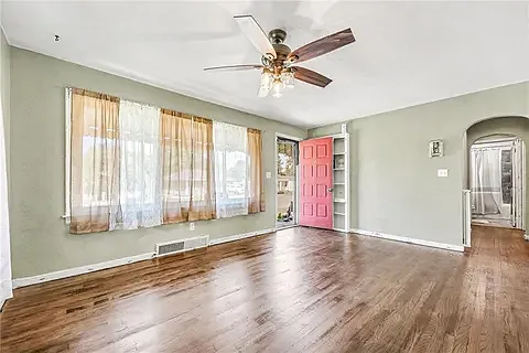 401 Maple Ave — Photo 4