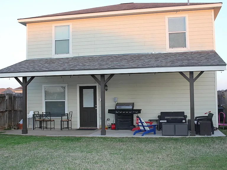 2717 Horse Haven Ln — Photo 6
