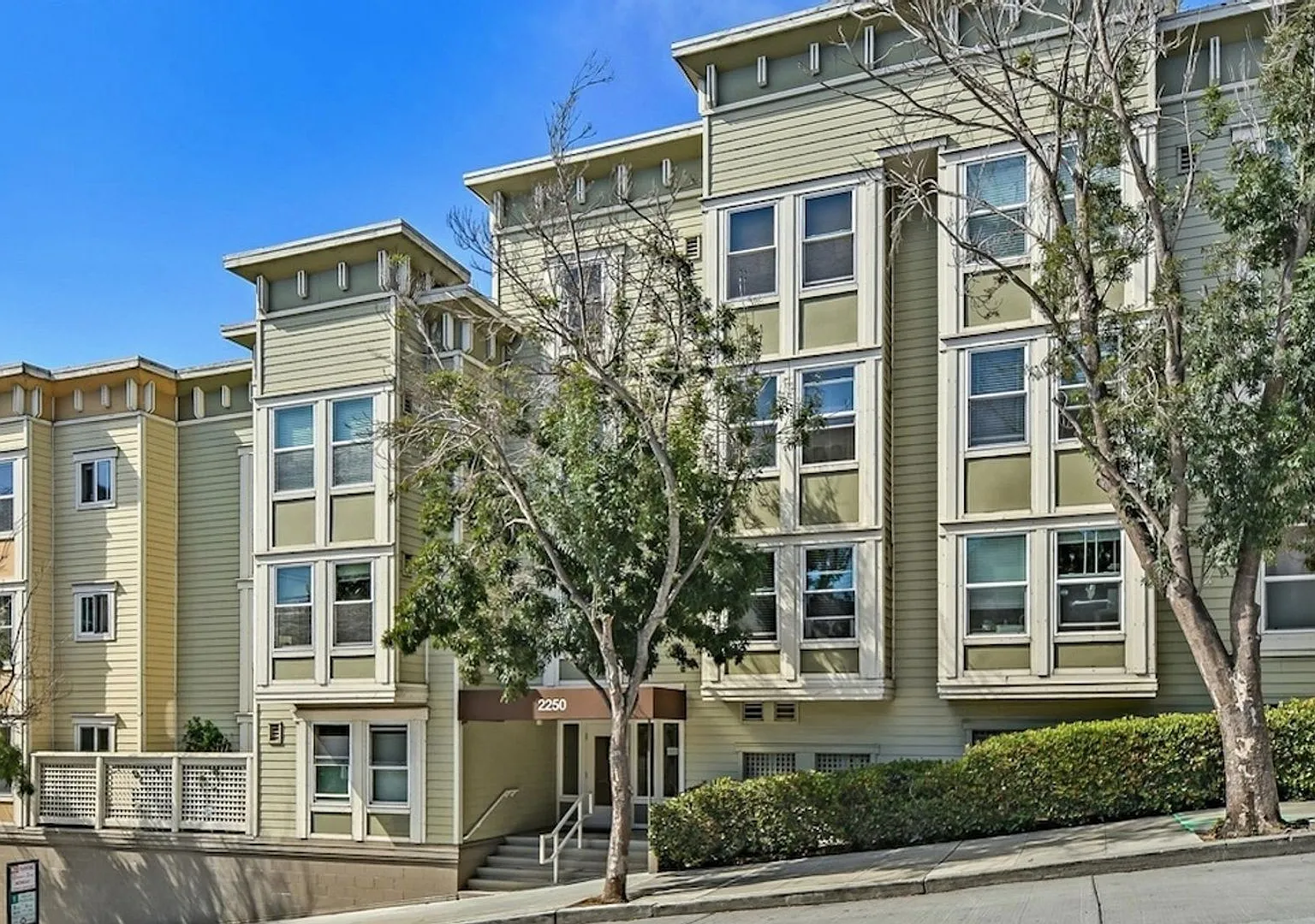 Your Potrero Hill Retreat, with an In-Ground Spa, Walk-In Closet & Bike Storage — Photo 1