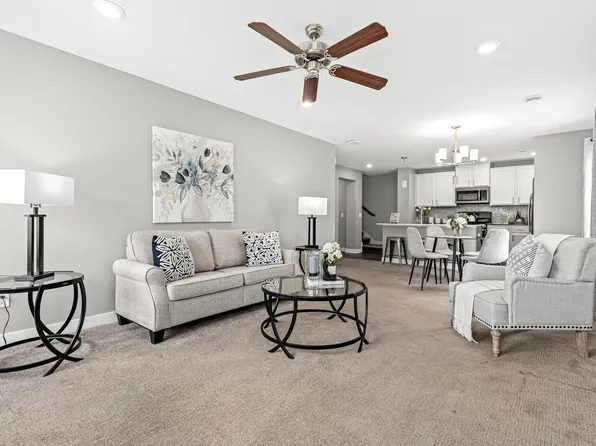 11563 Woodside Dr, Maple Grove, MN 55311