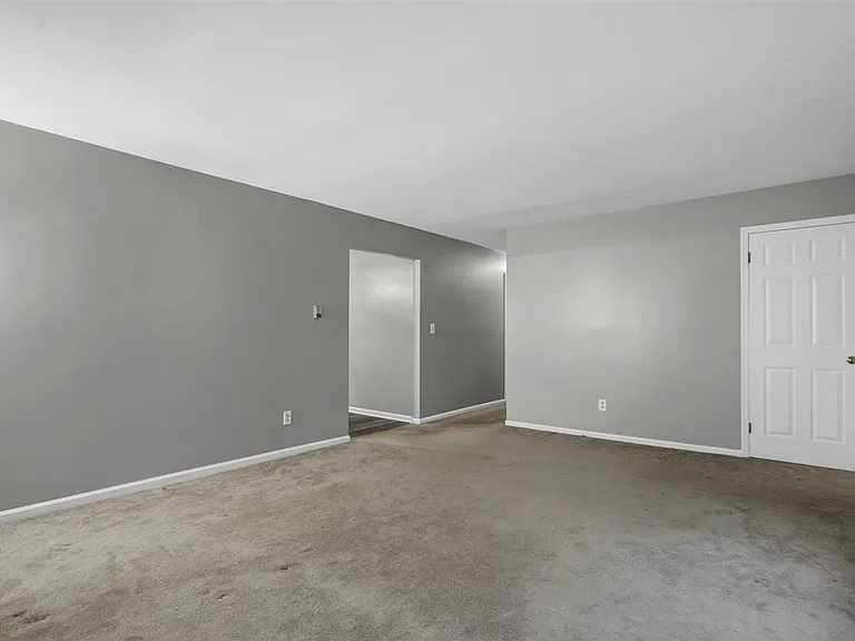 68 Skyline Dr — Photo 17