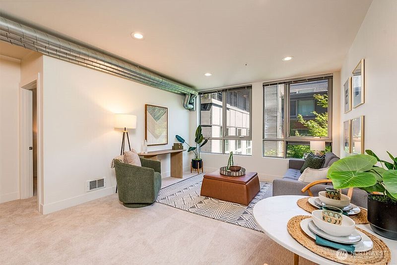 5th image of 530 Broadway E #311