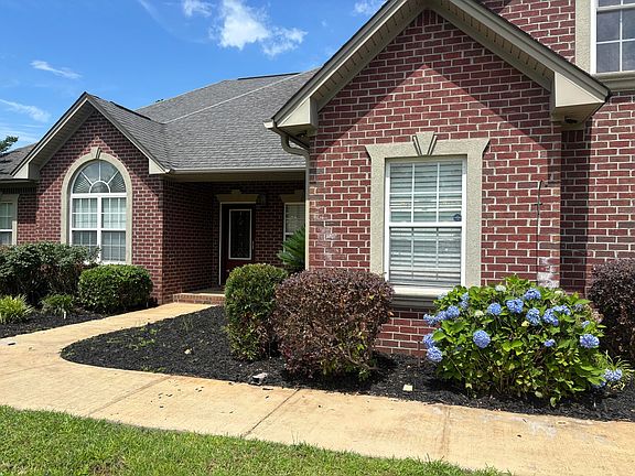 3rd image of 630 Adger Ln