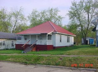 914 W 3rd St, Bicknell, IN 47512