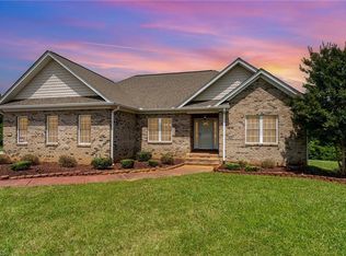 4060 Tarmac Dr, Sophia, NC 27350