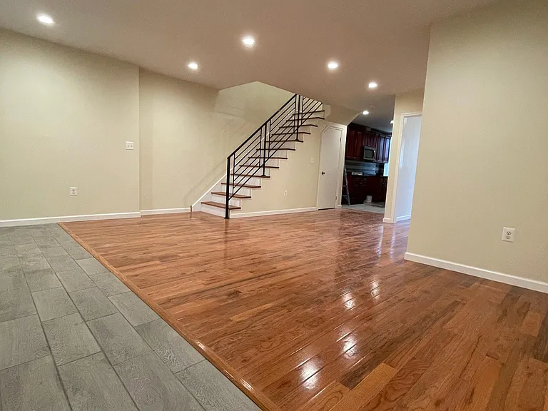 206 Stoneway Ln — Photo 9