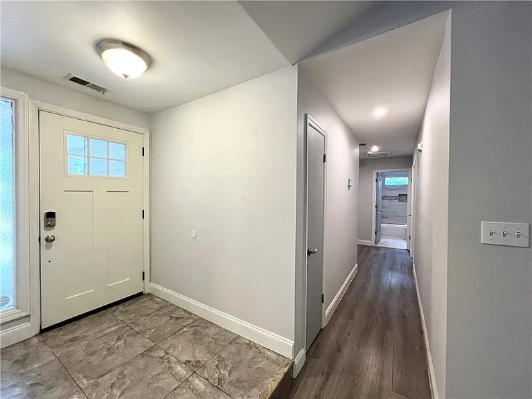 710 Creekwood Xing — Photo 11