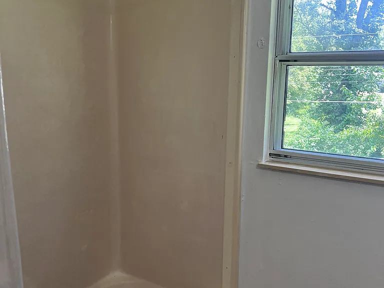 1022 Village Ln — Photo 9