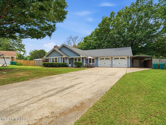 2nd image of 615 Mockingbird Dr