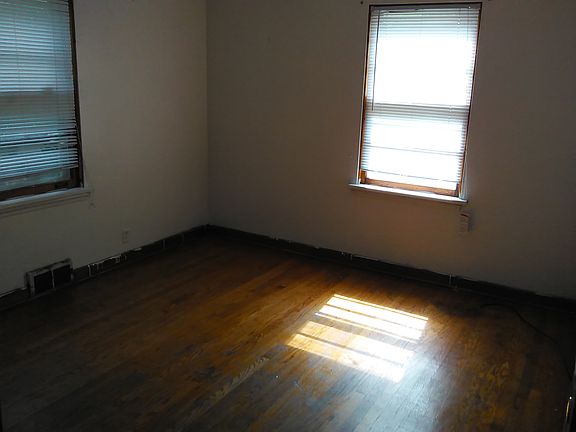 4th image of 4235 Jefferson St #1