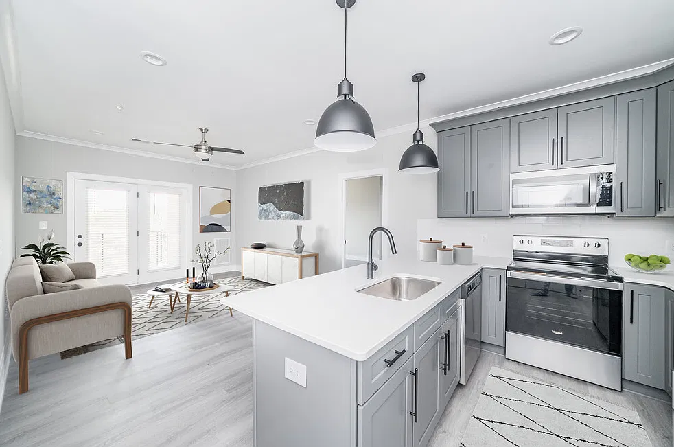 1114 Rosedale Ln — Photo 3