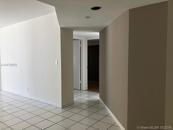 3rd image of 16425 Collins Ave APT 418