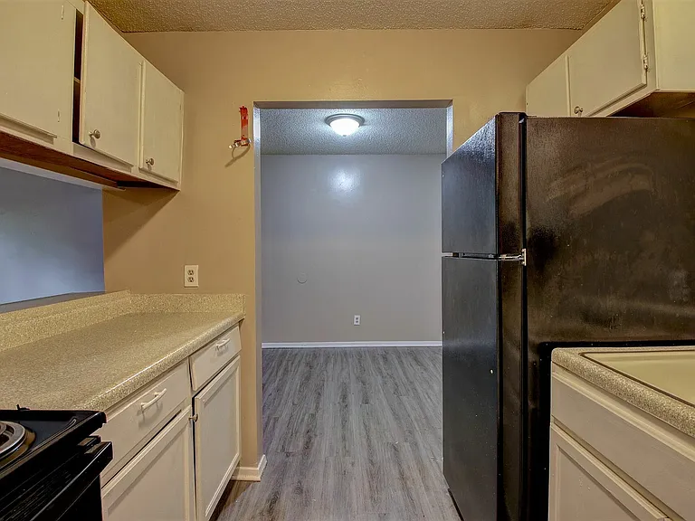Westbridge Apartments Kitchen