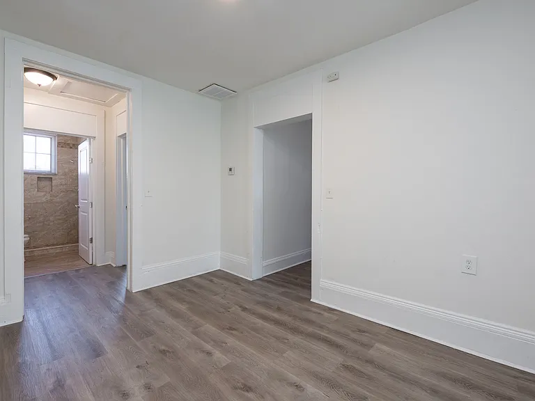 406 Paines Ave NW — Photo 8