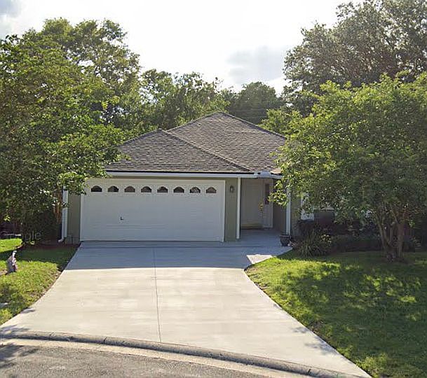 1st image of 8011 Macinnes Dr
