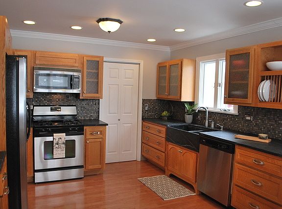 2nd image of 21 Mayflower Dr