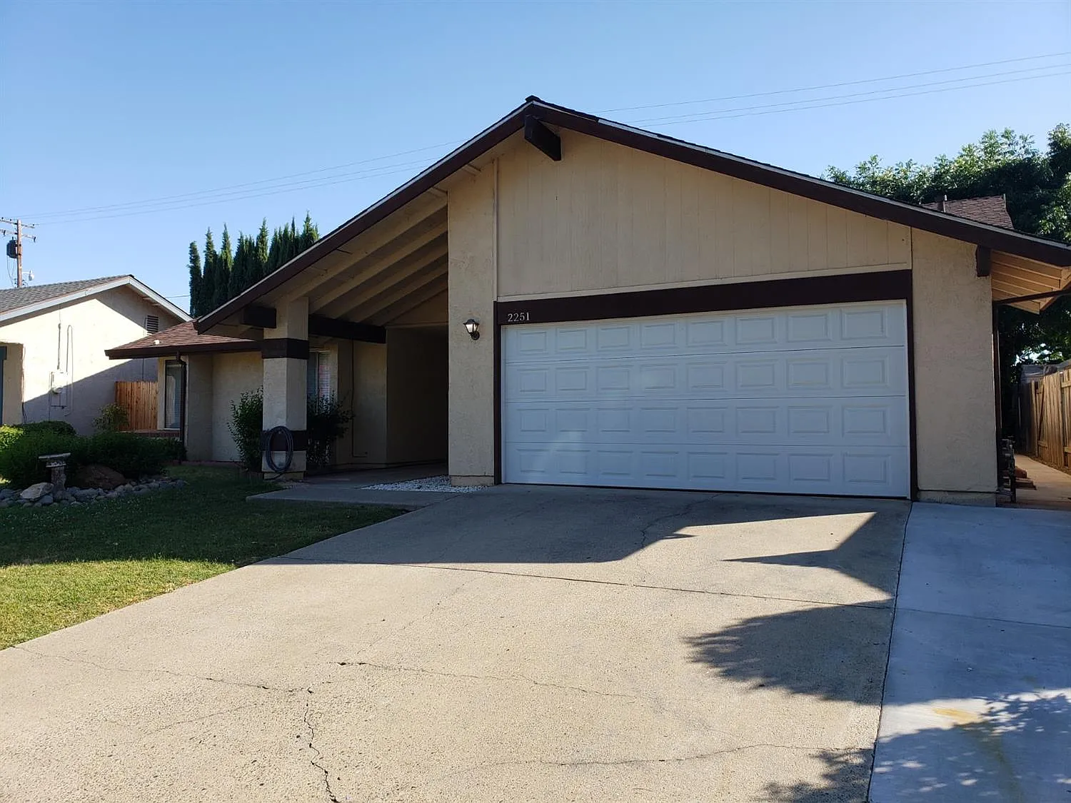 2251 River Trails Cir photo 1