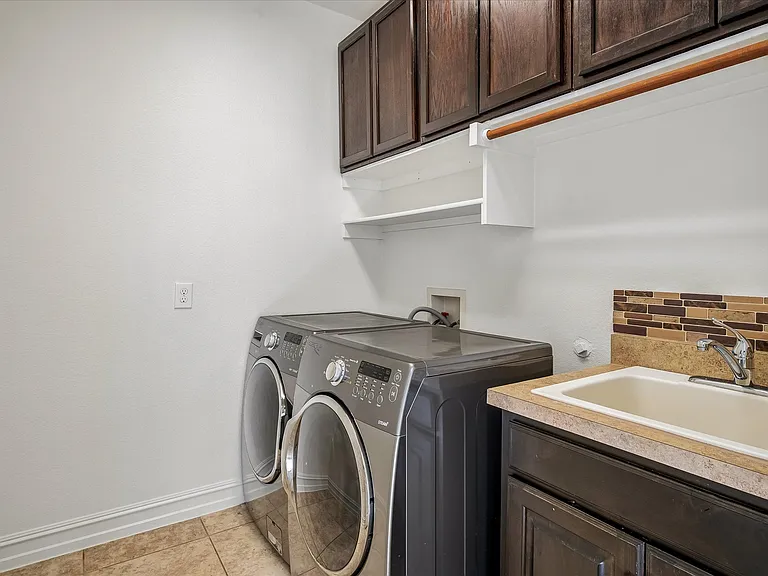 1037 Everglades Dr — Photo 21