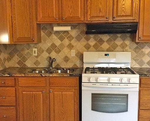 3rd image of 10917 Jackson Ct