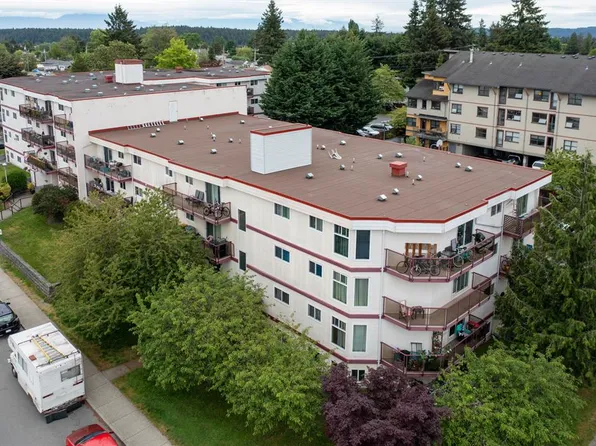 St Manor, 1055 Saint George Cres, Nanaimo, BC V9S 5N8