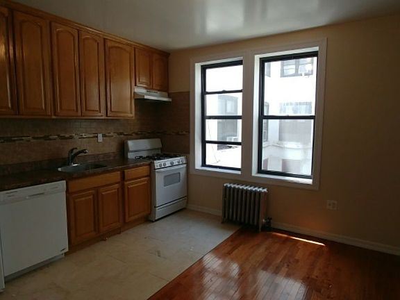 4th image of 2562 41st St APT 4A