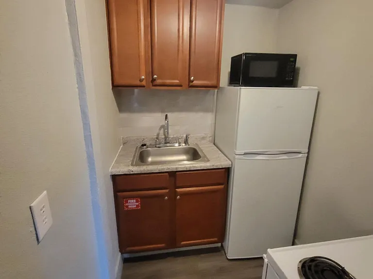 1402 S Main St #2C — Photo 7