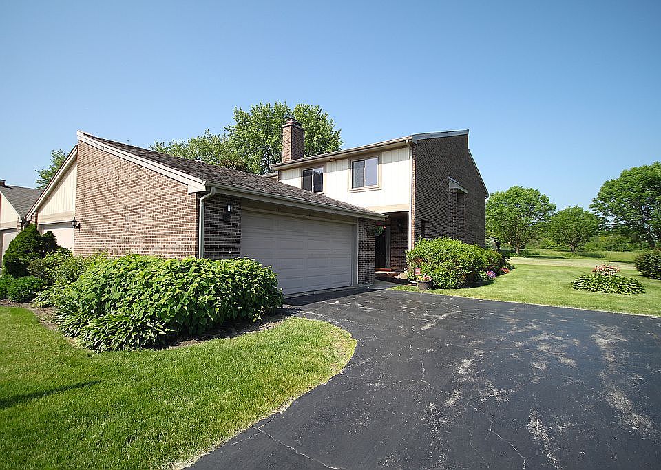 1st image of 332 Saint Andrews Dr