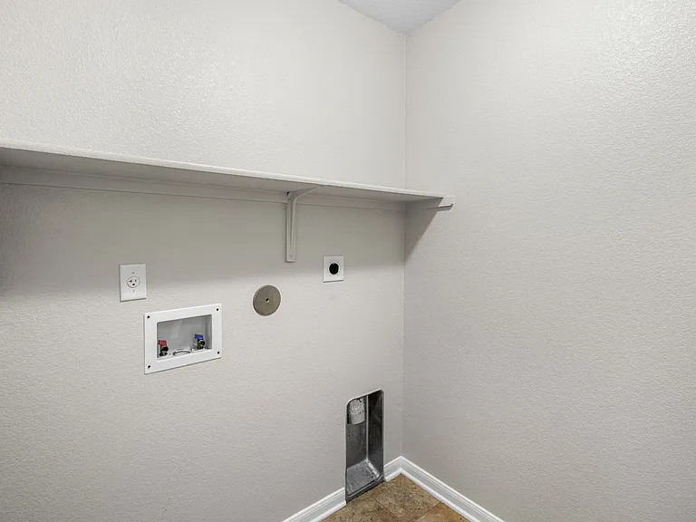 7925 Fieldstone Dr — Photo 14