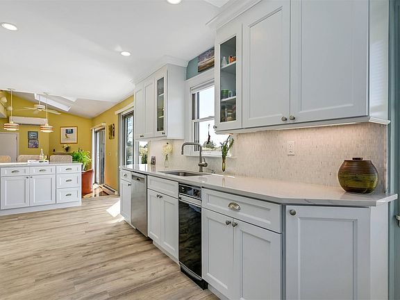 5th image of 36 Riverview Ct