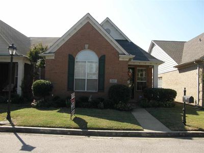 327 Fountain Lake Dr, Memphis, TN, 38120