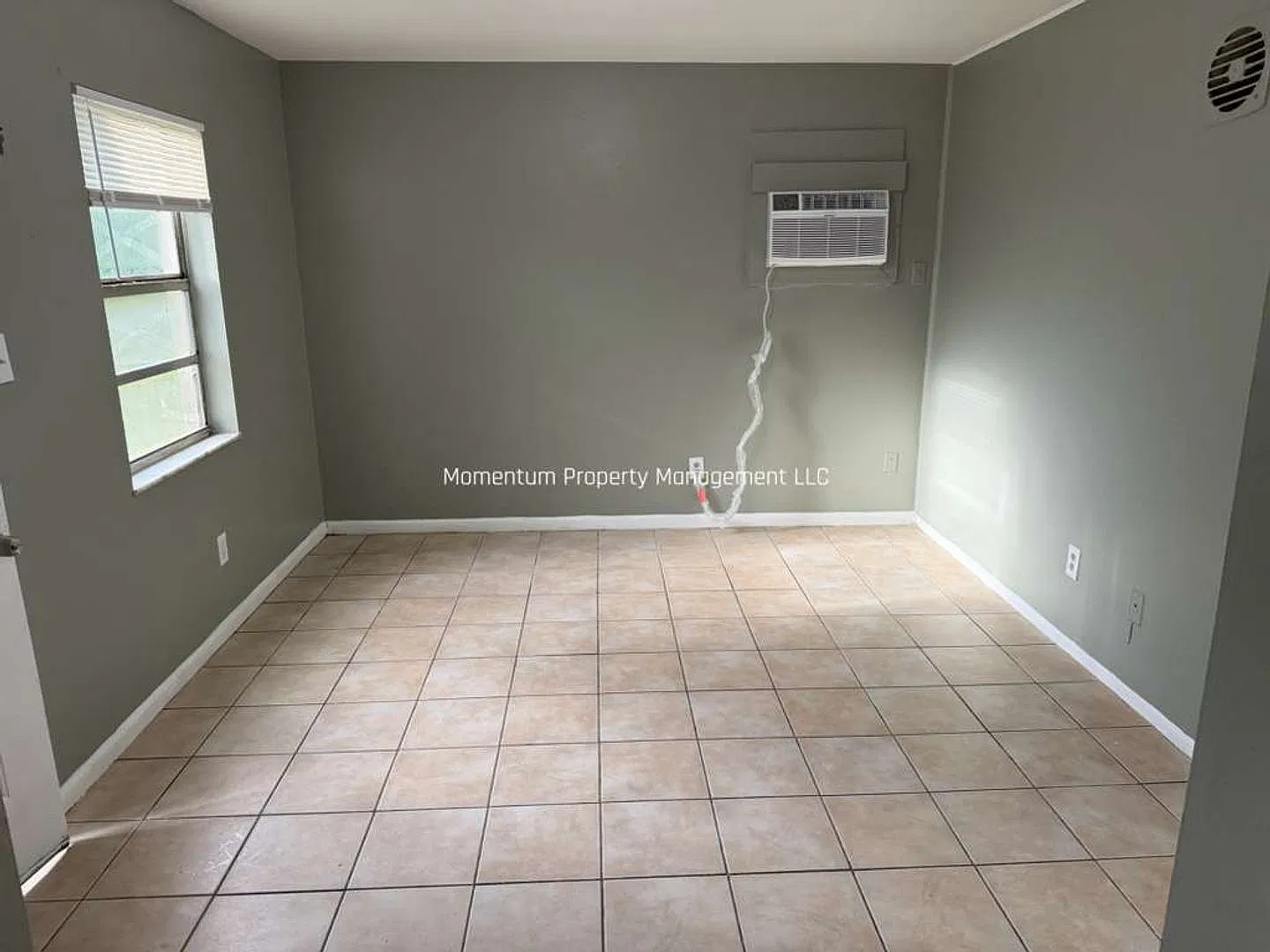 1118 E 124th Ave Unit C Tampa, FL 33612 — Photo 4
