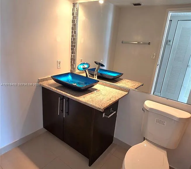 7601 E Treasure Dr #1516 — Photo 30