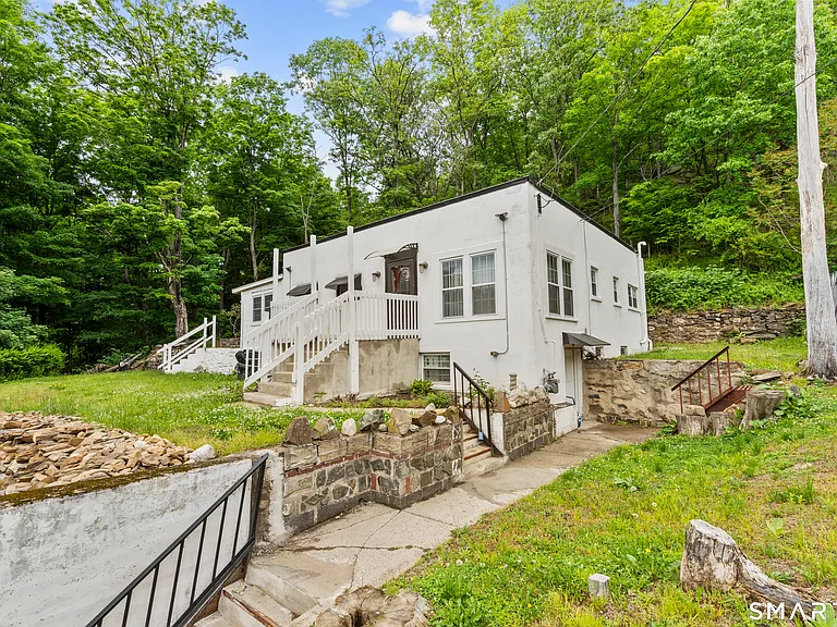 399 Hawthorne Ave — Photo 35