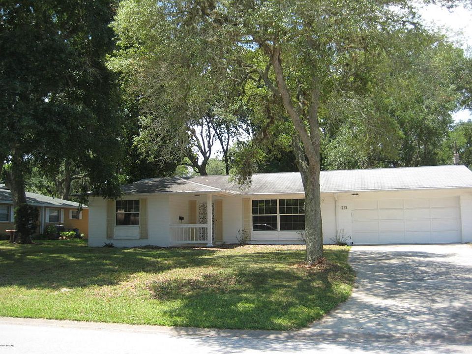 1st image of 752 Lucerne Cir