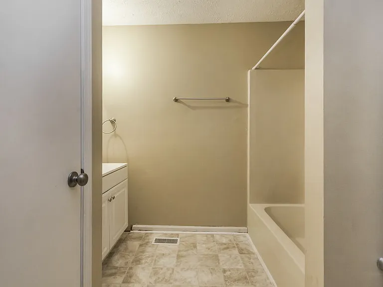 1112 Delray Dr — Photo 16