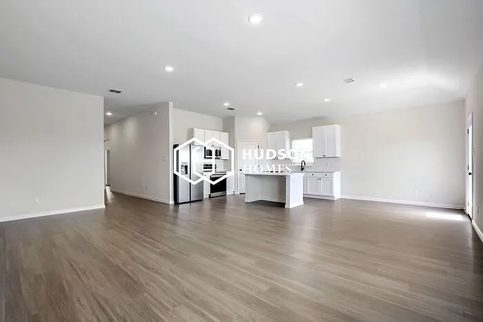 4 bed, 2.0 bath, 1763 sqft, $1,649 — Photo 3