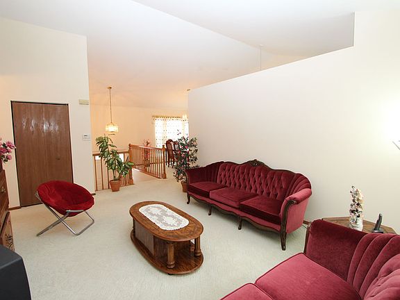 4th image of 628 Orrington Ct