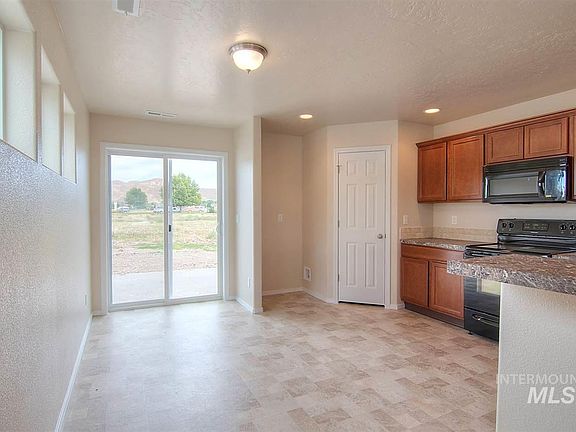 5th image of 830 S Prospect Peak