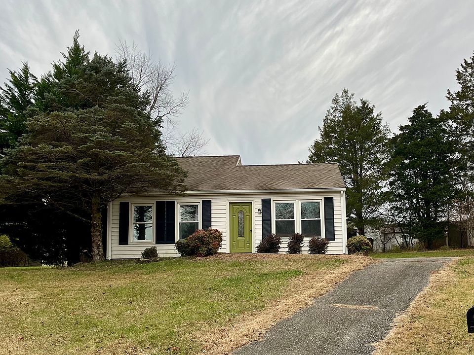 1st image of 149 Cobblestone Dr