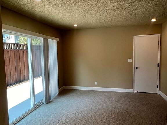 3rd image of 962 Florence Ln