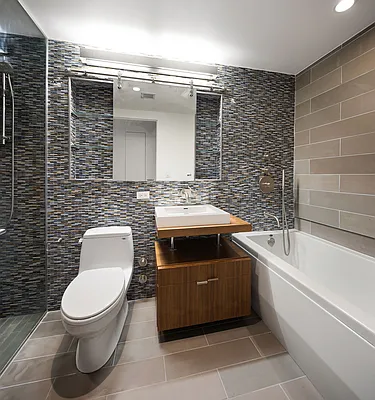 Sold by R New York | media 6
