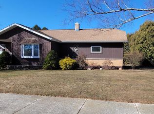 1524 Jasmine Dr, Manitowoc, WI 54220