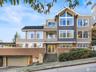 611 Highland Drive #101, Seattle, WA, 98109