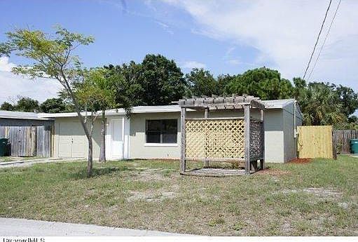 2nd image of 601 S Gardenia Dr